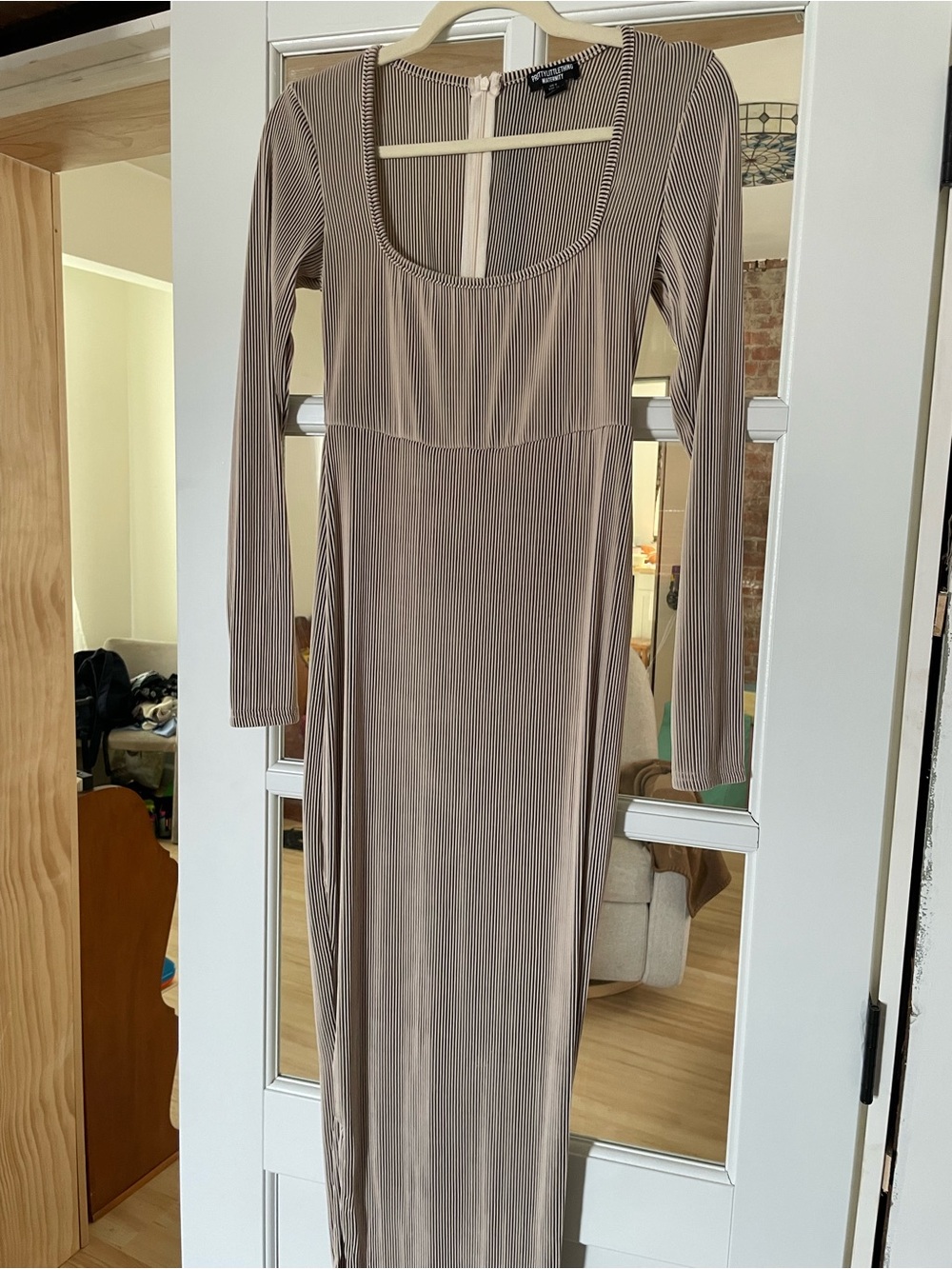 PrettyLittleThing Maternity Ribbed Long Sleeve Dress - Picture 1 of 5